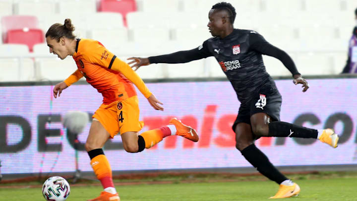 Taylan Antalyalı'ya müdahale Taylan Antalyalı'ya müdahale