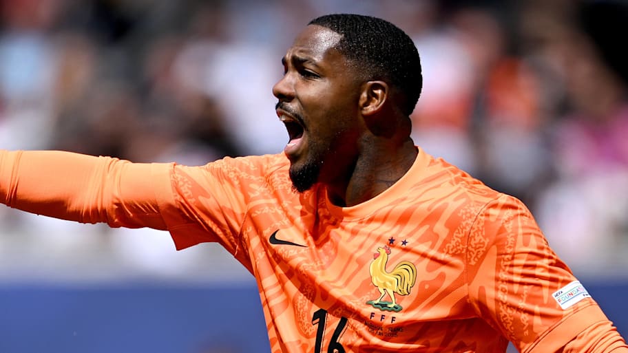 Mike Maignan stood out for France in their Nations League clash with Germany. | IMAGO/Ulmer/Teamfoto