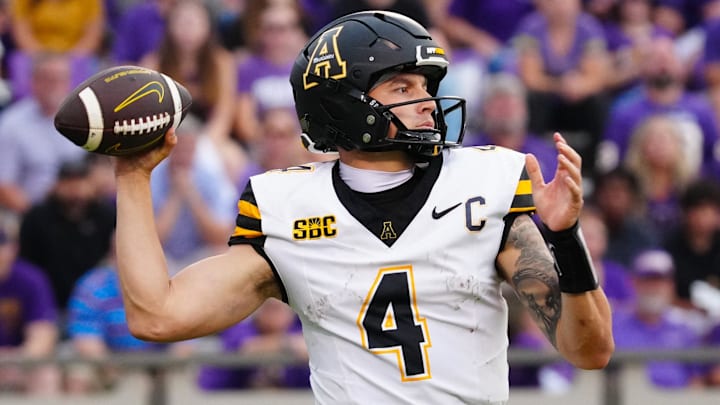 Tennessee to sign transfer quarterback Joey Aguilar to replace Nico  Iamaleava