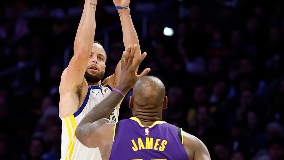 Golden State Warriors v Los Angeles Lakers