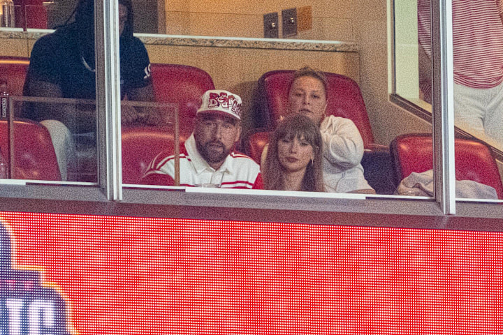 Travis Kelce and Taylor Swift during the fourth quarter between the Cincinnati Bearcats and the Nebraska Cornhuskers. 