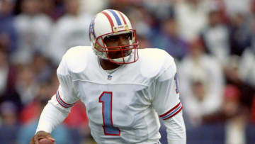 Oct 17, 1993; Foxboro, MA, USA; FILE PHOTO; Houston Oilers quarterback (1) Warren Moon in action against the New England Patriots at Foxboro Stadium.
Mandatory Credit: Photo by USA TODAY Sports
© Copyright 1993 by USA TODAY Sports