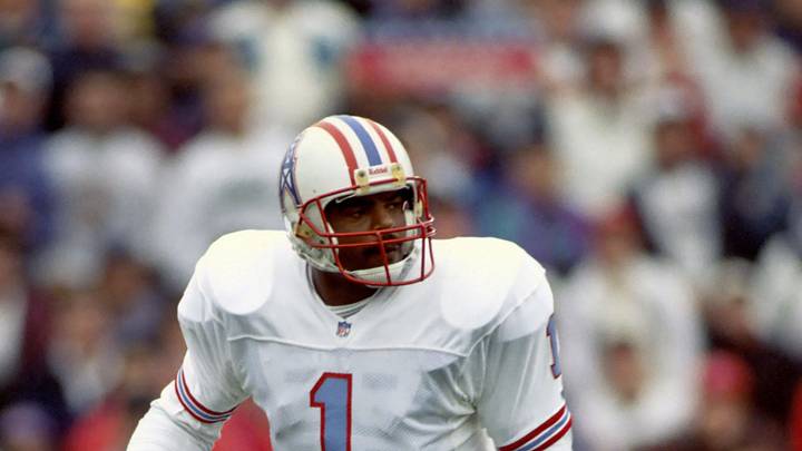Oct 17, 1993; Foxboro, MA, USA; FILE PHOTO; Houston Oilers quarterback (1) Warren Moon in action against the New England Patriots at Foxboro Stadium.
Mandatory Credit: Photo by Imagn Images
© Copyright 1993 by Imagn Images