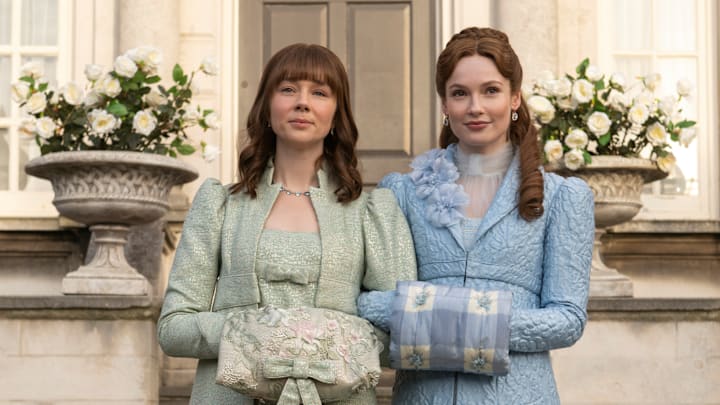 Bridgerton. (L to R) Claudia Jessie as Eloise Bridgerton, Hannah Dodd as Francesca Bridgerton in episode 401 of Bridgerton