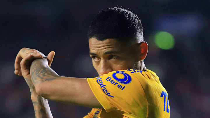 El jugador Javier Aquino.