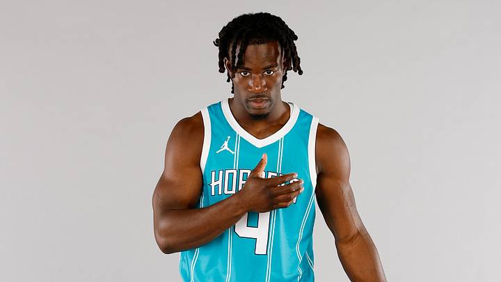 Charlotte Hornets, Sion James