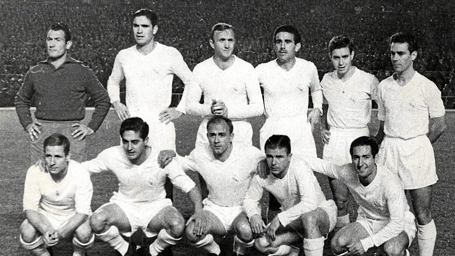 Juan Alonso (top left) and the Real Madrid team in 1959.