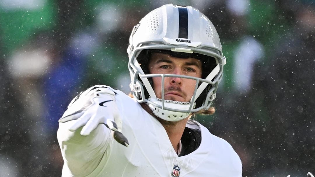 Dec 14, 2025; Philadelphia, Pennsylvania, USA; Las Vegas Raiders quarterback Kenny Pickett (15) throws the football during the first quarter against the Philadelphia Eagles at Lincoln Financial Field. Mandatory Credit: Eric Hartline-Imagn Images