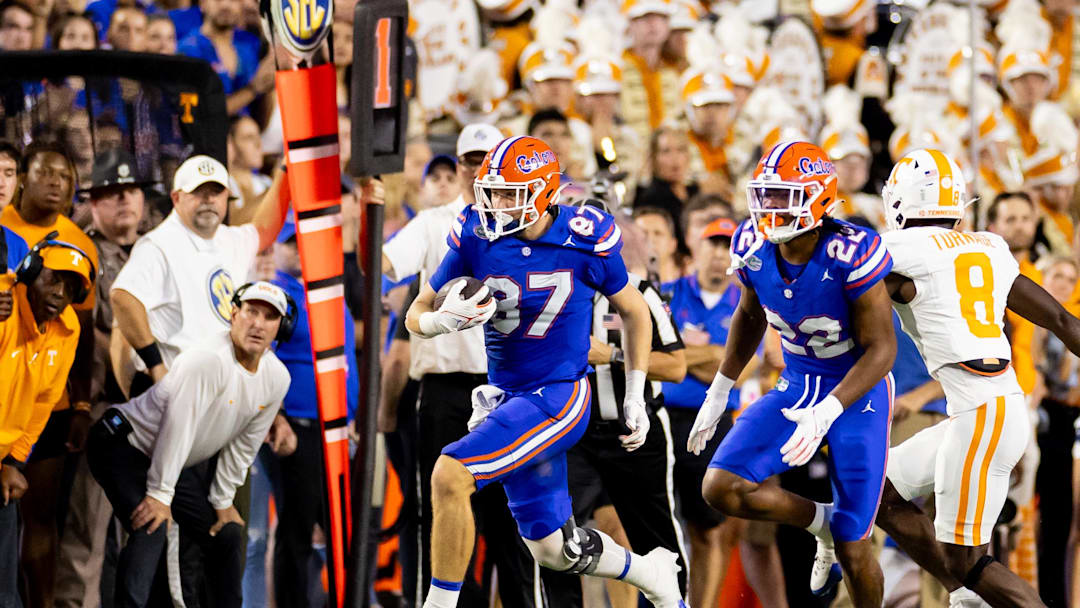 Sep 16, 2023; Gainesville, Florida, USA; Florida Gators tight end Jonathan Odom (87) runs with the ball during the first half against the Tennessee Volunteers at Ben Hill Griffin Stadium. Mandatory Credit: Matt Pendleton-Imagn Images