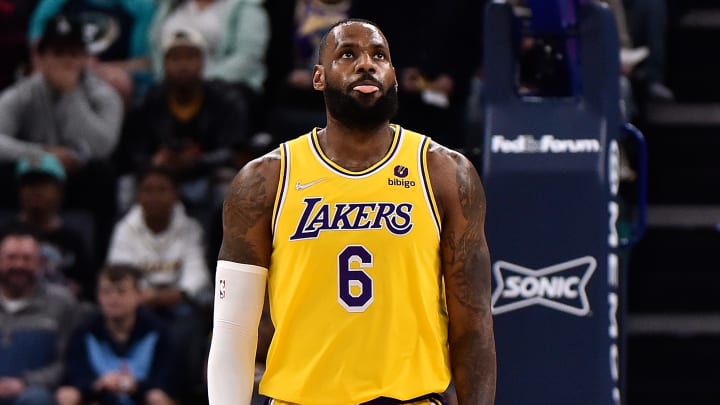 LeBron planea continuar con los Lakers al corto plazo
