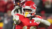 Kansas City Chiefs running back Isiah Pacheco (10) is expected to return to the field after missing several games, but does that mean fantasy football managers should start 'em or sit 'em?