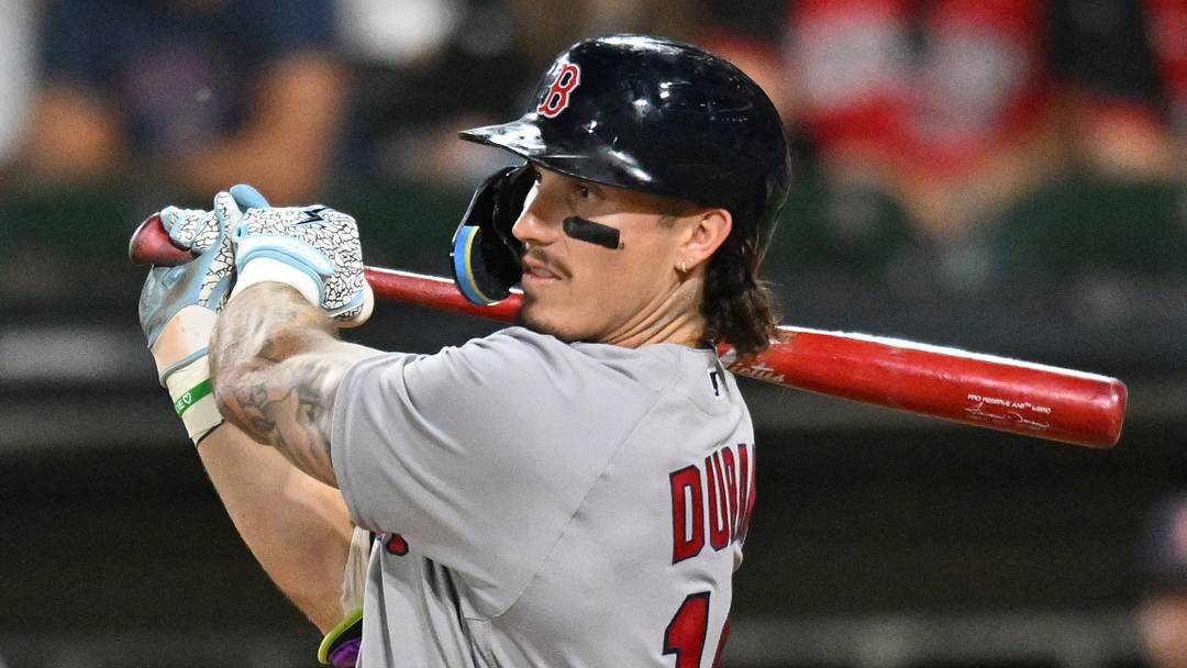 Jul 7, 2026; Chicago, Illinois, USA; Boston Red Sox left fielder Jarren Duran (16) hits a single RBI against the Chicago White Sox during the ninth inning at Rate Field. Mandatory Credit: Patrick Gorski-Imagn Images Jul 7, 2026; Chicago, Illinois, USA; Boston Red Sox left fielder Jarren Duran (16) hits a single RBI against the Chicago White Sox during the ninth inning at Rate Field. Mandatory Credit: Patrick Gorski-Imagn Images