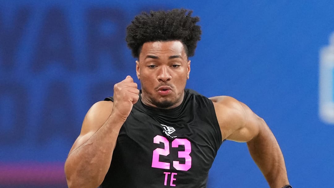 Oregon tight end Kenyon Sadiq