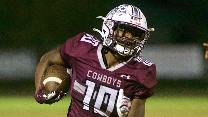 Madison County senior Jahon Jackson (10) rushes toward the end zone in the Rural 1 Region 3 quarterfinal matchup between Madison County and Fort White on Nov. 11, 2022, at Boot Hill. The Cowboys won, 36-0.
J9t4473 Madison County senior Jahon Jackson (10) rushes toward the end zone in the Rural 1 Region 3 quarterfinal matchup between Madison County and Fort White on Nov. 11, 2022, at Boot Hill. The Cowboys won, 36-0.
J9t4473