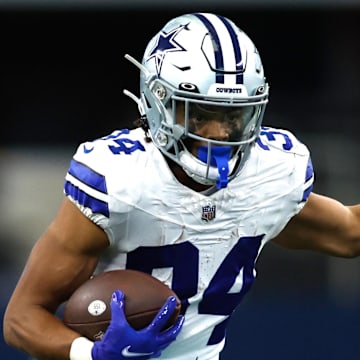 Dallas Cowboys running back Malik Davis runs the ball against the Jacksonville Jaguars at AT&T Stadium. 