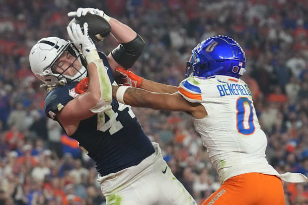 Penn State Nittany Lions tight end Tyler Warren (44) catches a touchdown pass.