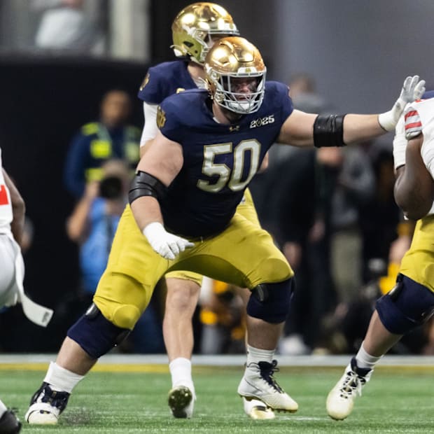 Notre Dame Fighting Irish offensive lineman Rocco Spindler (50) against the Ohio State Buckeyes.