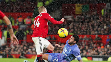 Donny van de Beek mendapatkan cedera yang signifikan dalam laga Manchester United vs Bournemouth