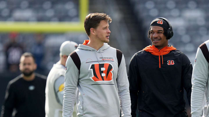 Cincinnati Bengals quarterback Joe Burrow (9), left, wide receiver Ja'Marr Chase (1) and tight end Drew Sample (89), participate in pregame workouts before a Week 8 NFL football game against the New York Jets, Sunday, Oct. 31, 2021, at MetLife Stadium in East Rutherford, N.J.

Cincinnati Bengals At New York Jets Oct 31