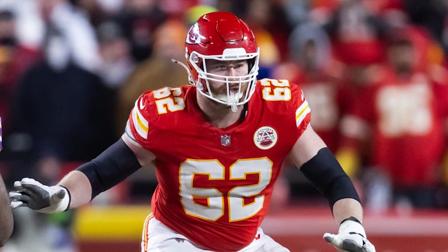 Kansas City Chiefs guard Joe Thuney gets ready for a play. | Mark J. Rebilas-Imagn Images
