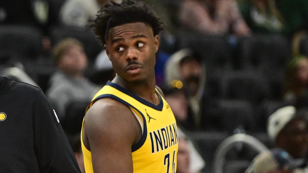 Mar 15, 2026; Milwaukee, Wisconsin, USA;  Indiana Pacers head coach Rick Carlisle reacts with forward Kobe Brown (24) in the third quarter against the Milwaukee Bucks at Fiserv Forum. Mandatory Credit: Benny Sieu-Imagn Images