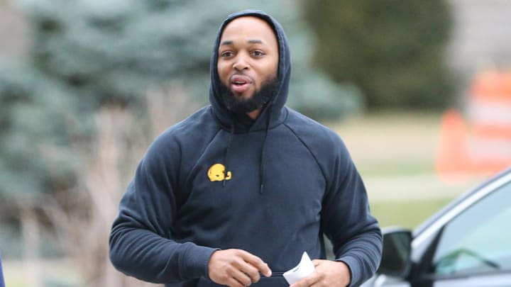 Notre Dame football wide receivers coach Mike Brown spring football practice.