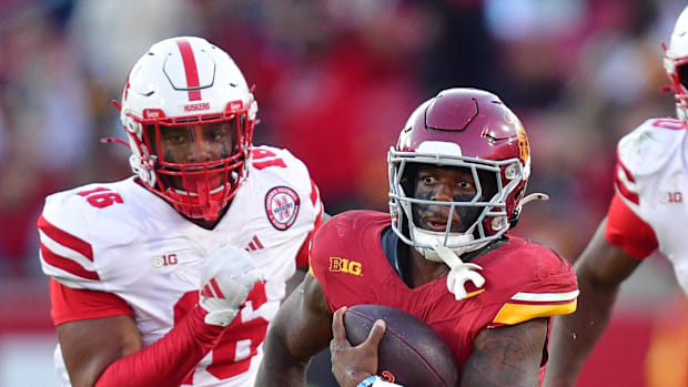 Southern California Trojans running back Woody Marks runs the ball ahead of Nebraska Cornhuskers. 