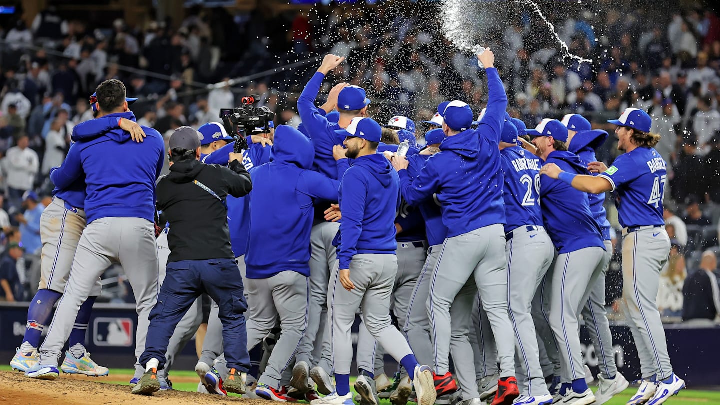 Blue Jays eliminate Yankees