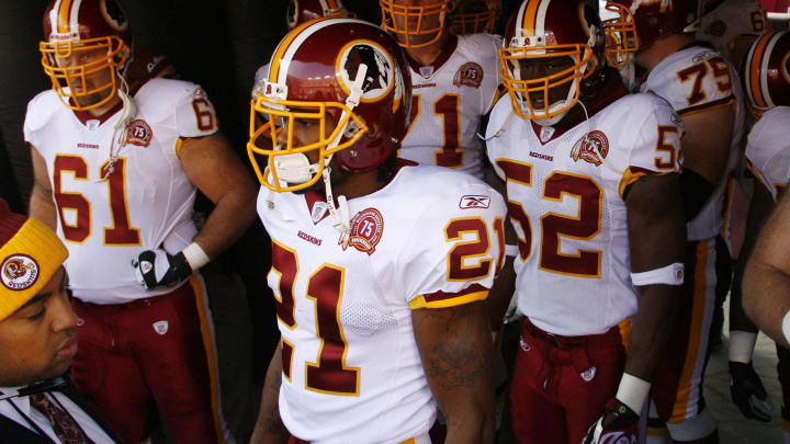 Nov. 11, 2007; Landover, MD, USA; Washington Redskins safety Sean Taylor (21) and teammates prepare to take the field prior to the Redskins game against the Philadelphia Eagles at FedEx Field in Landover, MD.  Mandatory Credit: Geoff Burke-USA TODAY Sports