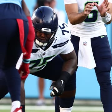 Aug 17, 2024; Nashville, Tennessee, USA; Seattle Seahawks guard Anthony Bradford sets up before a play against the Tennessee Titans at Nissan Stadium. Mandatory Credit: Casey Gower-USA TODAY Sports