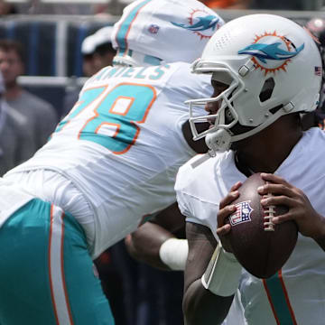 Miami Dolphins quarterback Tua Tagovailoa (1).