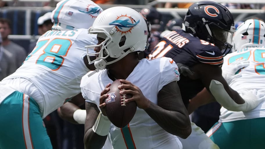 Miami Dolphins quarterback Tua Tagovailoa (1). | David Banks-Imagn Images
