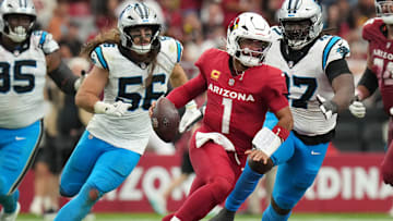 Arizona Cardinals quarterback Kyler Murray (1) scrambles out of the backfield against the Carolina Panthers at State Farm Stadium on Sept 14, 2025.