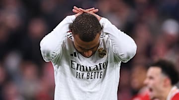Atacante perdeu pênalti contra o Liverpool