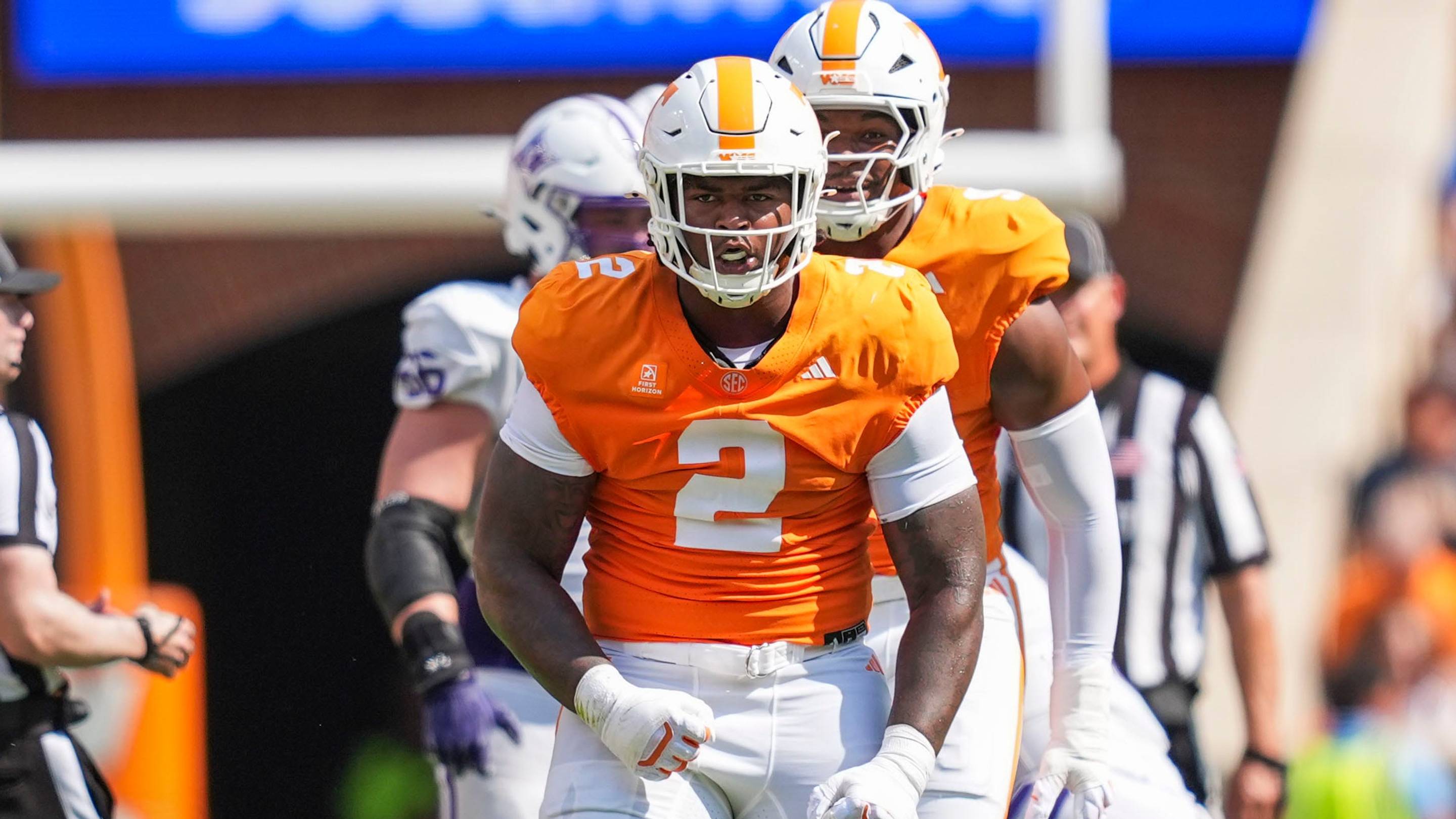Tennessee Defender Xavier Gilliam Makes Program History in Debut