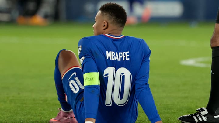 Kylian Mbappé blessé face à l'Azerbaïdjan vendredi soir au Parc des Princes Kylian Mbappé blessé face à l'Azerbaïdjan vendredi soir au Parc des Princes