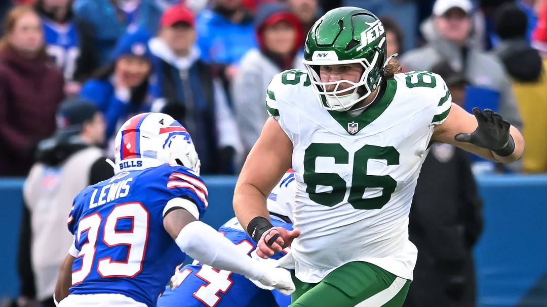 New York Jets center Joe Tippmann (66) prepares to make a block on Buffalo Bills cornerback Cam Lewis (39) in the fourth quarter against the New York Jets at Highmark Stadium. Mandatory Credit: Mark Konezny-Imagn Images