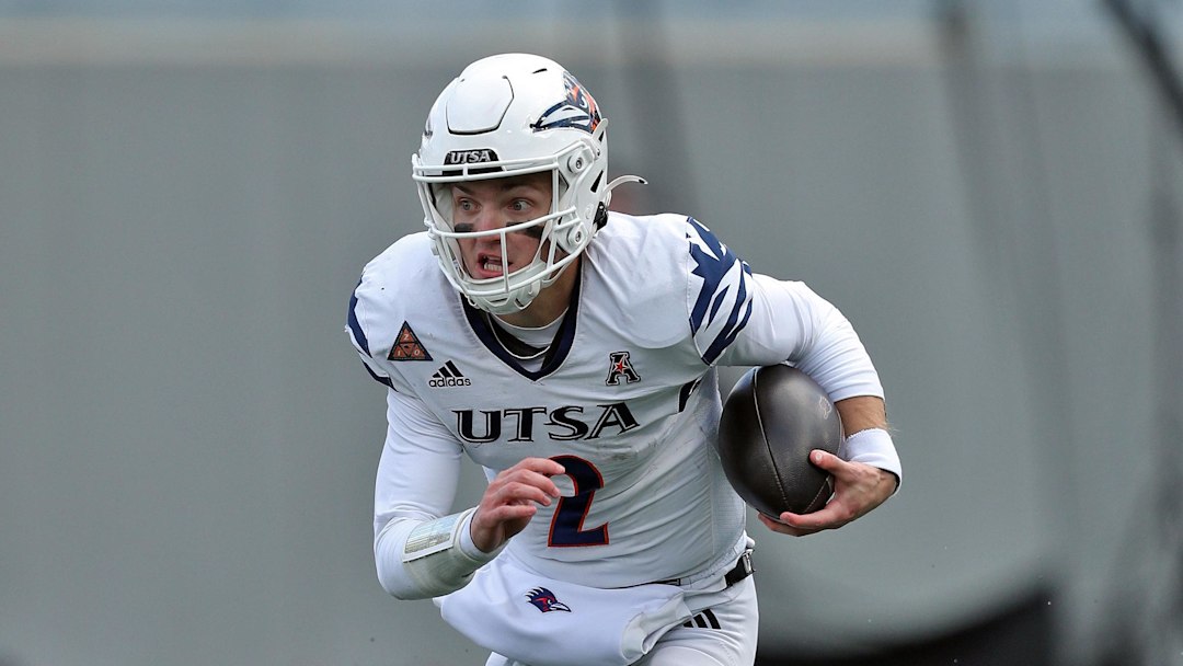 Nov 30, 2024; West Point, New York, USA; UTSA Roadrunners quarterback Owen McCown (2) runs with the ball against the Army Black Knights during the first half at Michie Stadium. Mandatory Credit: Danny Wild-Imagn Images