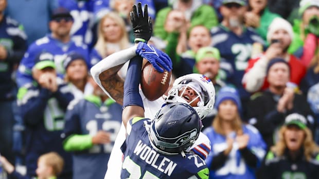 Keon Coleman catching a touchdown