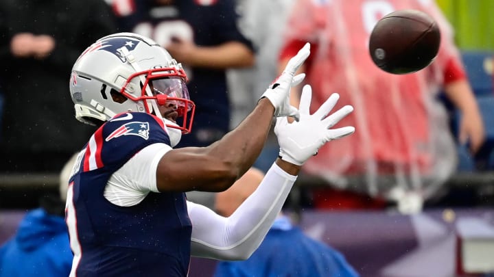 Sep 10, 2023; Foxborough, Massachusetts, USA; New England Patriots wide receiver JuJu Smith-Schuster (7) prepares for a game against the Philadelphia Eagles during the warm-up period at Gillette Stadium. Mandatory Credit: Eric Canha-USA TODAY Sports