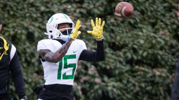 Tez Johnson catching a pass in practice