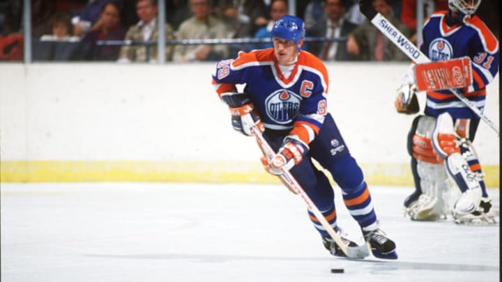 Edmonton Oilers star Wayne Gretzky. Edmonton Oilers star Wayne Gretzky.