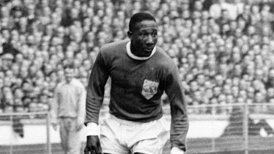 Djalma Santos is a yet another of Brazil's many legendary full backs.