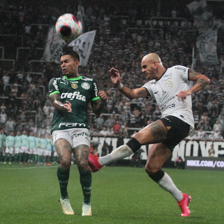 Palmeiras e Corinthians empatam em 2 a 2 clássico pela nona rodada do Campeonato Paulista