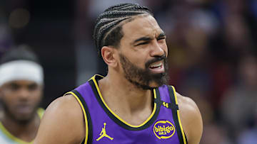 Los Angeles Lakers v Indiana Pacers