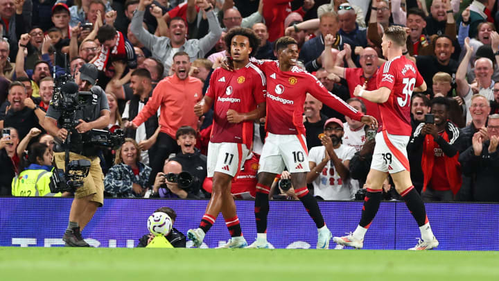 Manchester United venceu o Fulham com gol de estreante holandês