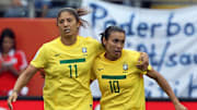 Cristiane e Marta são as maiores artilheiras do Brasil no torneio