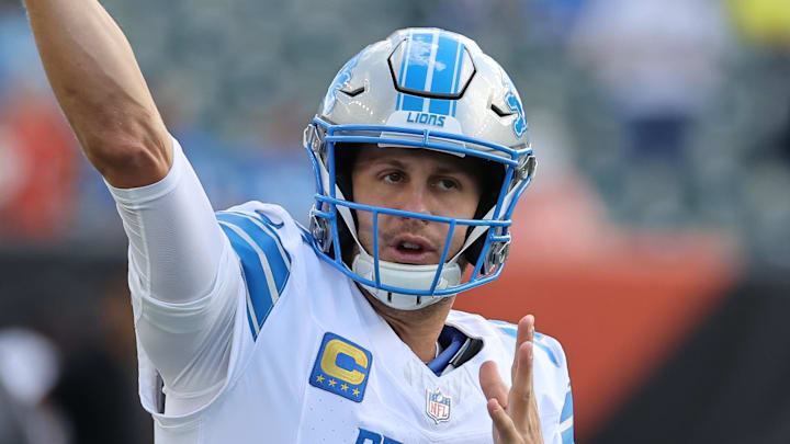 Detroit Lions quarterback Jared Goff (16).