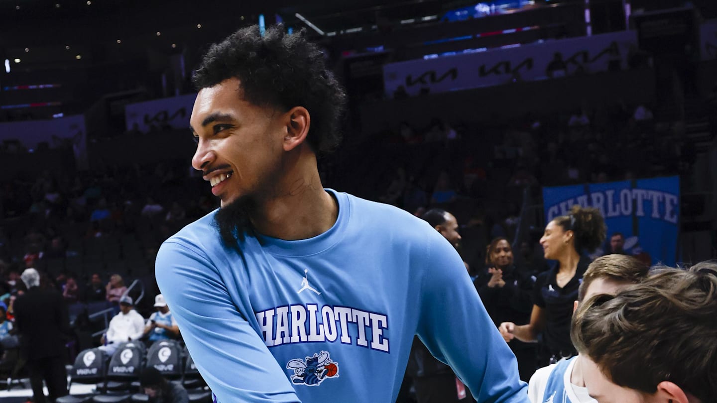 James Bouknight Signs Exhibit 10 Contract with Blazers