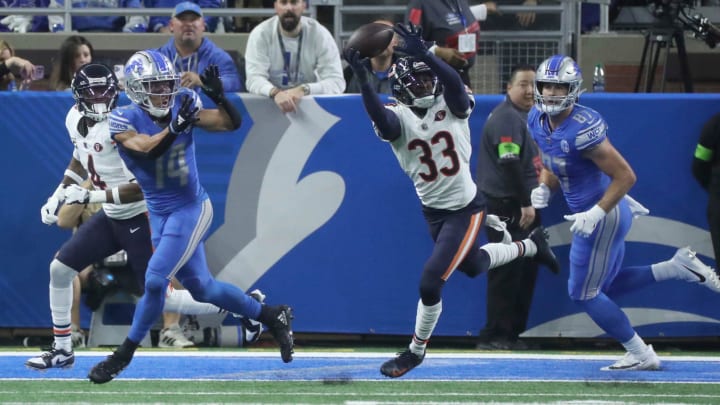 Jaylon Johnson breaks up a Lions throw and nearly comes away with the interception last season.